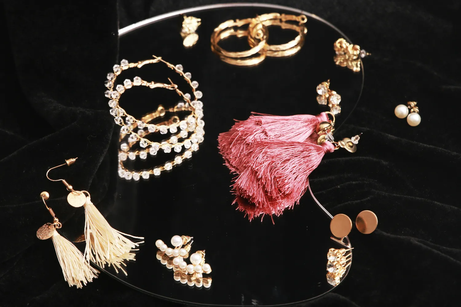 How Statement Jewelry Can Revitalize Your Basic Wardrobe Choices