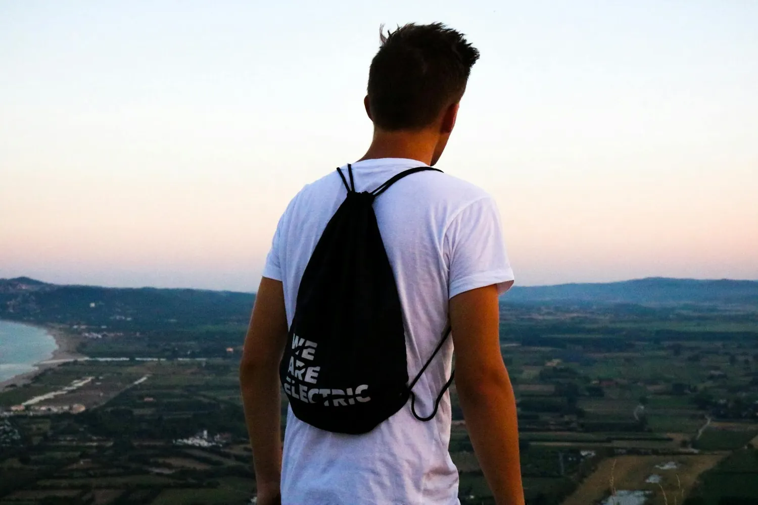 Digital Detox Options: Analyzing Apps, Retreats, and Independent Time Off